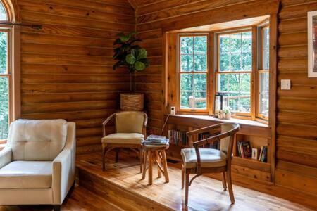 Cozy 2 Bedroom Cabin Nestled In Wooded Hideaway Monterey Εξωτερικό φωτογραφία