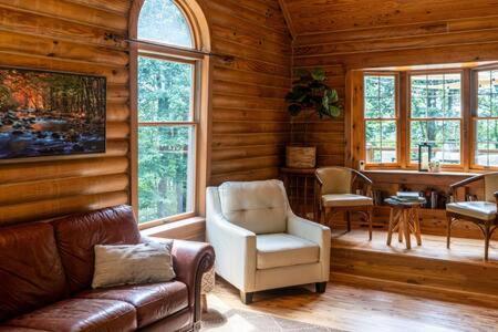 Cozy 2 Bedroom Cabin Nestled In Wooded Hideaway Monterey Εξωτερικό φωτογραφία