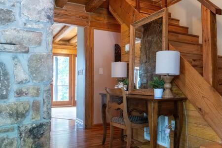 Cozy 2 Bedroom Cabin Nestled In Wooded Hideaway Monterey Εξωτερικό φωτογραφία