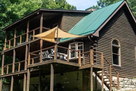 Cozy 2 Bedroom Cabin Nestled In Wooded Hideaway Monterey Εξωτερικό φωτογραφία