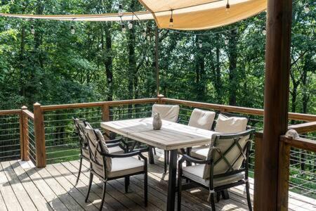 Cozy 2 Bedroom Cabin Nestled In Wooded Hideaway Monterey Εξωτερικό φωτογραφία
